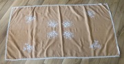 Obrus płótno lniane haftowany jasny brąz 135cm x 70cm 25 zł