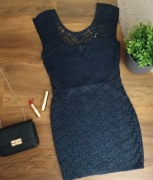 Mała czarna, krótka sukienka zapinana na zamek, koronka, elegancka