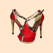 Szpilki GOGO Shoes.  Sandały na platformie. Czerwone ze złotymi detalami 38