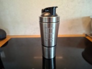 Shaker do białka ACWOO stal nierdzewna 700 ml pojemnik 200 ml