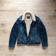 Guess kurtka katana kożuch jeansowy pilotka denimowa sherpa bomber