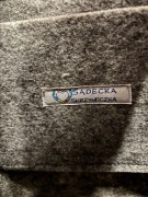 Nowa filcowa torebka ręcznie szyta i haftowana