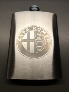 Alfa Romeo pierśiówka ze stali nierdzewnej twoje logo/napis 