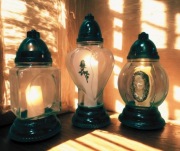 Pierwszy na świecie grający muzyczny znicz Ave Maria z wkładem LED