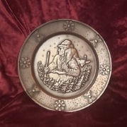 WIELKI Piękny cynowy niemiecki talerz myśliwski, Bavaria XXw. Polowania. 