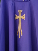 Ornat fioletowy z krzyżem 