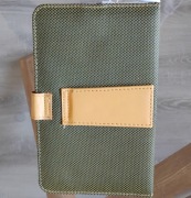 Etui z klawiaturą do tabletu.
