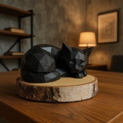 Geometryczny kot z efektem złotych drobinek – figurka dekoracyjna