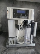 Ekspres do kawy Delonghi Primadonna Avant ESAM6700