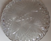 Talerz kryształ ma 28cm średnicy.