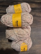 włóczka  rożowo-szara, razem  450g