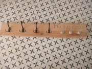 Wieszak na ubrania 4 haczyki i 3 wieszaki, Mamy czas,inny niż wszystkie 