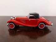 Model retro Mercedes Benz 500K, 1936, 1:32 czerwony z dachem