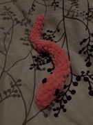 mały różowy wąż na szydełku pluszak maskotka amigurumi rękodzieło  