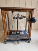 Waga konikowa (antyk) Armin Kuhn - stan bardzo dobry