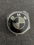 EMBLEMAT ZNACZEK BMW NA KLAPĘ CZARNY CARBON 64MM