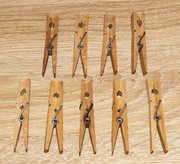 Drewniane klamerki spinacze żabki do ubrań bielizny prania RETRO PRL 9 szt.