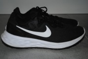 Buty do biegania Nike Revolution 6 roz 44,5