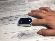 Pulsoksymetr napalcowy LED – pomiar saturacji tlenku i tętna (dwie modele)