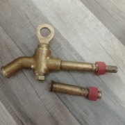 DUŻY MOSIĘŻNY KRAN Z ZAWOREM DO BECZEK 