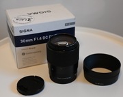 Sigma 30 mm F/1.4 DC DN SONY E + FILTR UV HOYA