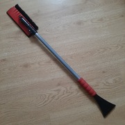 Szczotko-skrobaczka Dedra ze ściągaczką do wody teleskopowa 80cm - 120cm