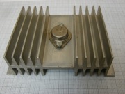 Jasny aluminiowy radiator z tranzystorem