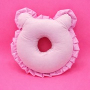 Poduszka do piercingu donut Miś różowy z falbanką 35 cm