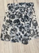 Szal z naturalnego jedwabiu o wymiarach 50 cm na 150 cm