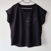 Bluzka czarna z kwiatkiem roz.xl/2xl wymiary opis firmy Megi