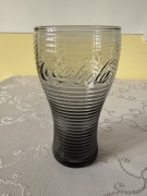 Szklanka Coca-Cola vintage kolekcjonerska szkło prążkowane odcień czarny