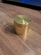 nowy ręczny młynek do tytoniu mam ich 4 szt cena jest za 1