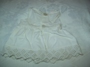 UBRANKO DLA LALKI - BIAŁA SUKIENKA Z HAFTEM - Z PRL-u