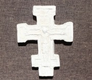 Krzyż prawosławny, gipsowa płaskorzeźba Jezus na krzyżu