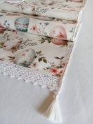 Plamoodporny bieżnik wielkanocny z koronką i frędzlami w pisanki - shabby