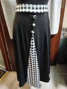 Spódnica z wstawioną kratką 