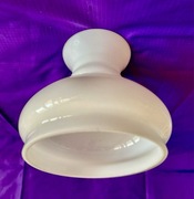 klosz Tulipan Szkło białe o pięknych kształtach ładny w idealnym stanie