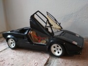 Lamborghini countach bburago 1 18