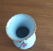 Wazonik porcelanowy z Chodzieży, Iwona złota róża