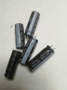 Kondensator 1500uF/35V  Nichicon 13 x 35mm  5szt