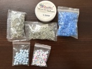 Zestaw do tworzenia biżuterii: koraliki (litery, cyfry) i żyłka 0.6mm