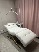 Piękne nowe łóżko kosmetyczne baranek 