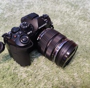 Olympus OM-D E-M1 Mark II + 12-40/2.8 PRO + lampa błyskowa, przbieg 24343.