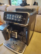 Automatyczny ekspres ciśnieniowy Philips LatteGo EP3241