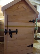 Wędzarnia drewniana 60/60 wys 130cm Czarne okucia