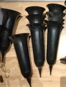 plastikowy wazon na kwiaty do kwiaciarni lub na cmentarz