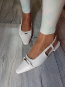 (40) Białe/ kremowe baleriny wieczorowe z odkrytą piętą, NOWE 