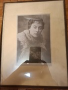 Fotografia 1922 Portret kobiety za szkłem