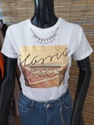 Biały t shirt z ozdobą