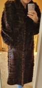 Ekskluzywne długie futro z naturalnych lisich łapek na jedwabnej podszewce